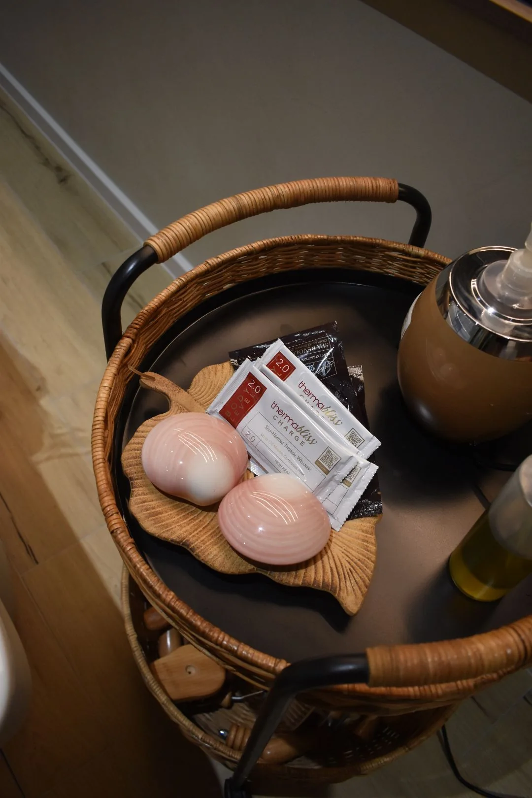 Smooth shells and preparation supplies on a wooden trolley.